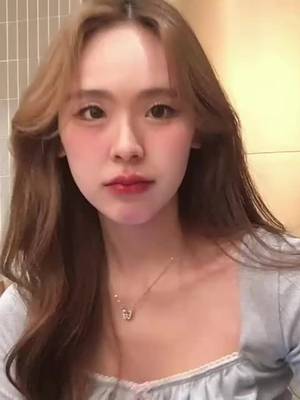 Unduh video TikTok dari @thunn_jew8
