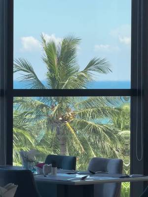 Descarcă video TikTok de la @peninsulahoteldanang