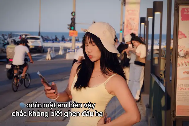 Unduh video TikTok dari @e.behaybuonn