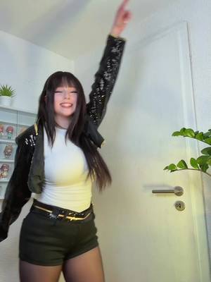 TikTok-video van @upminaa.cos downloaden