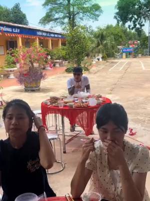 Baixar vídeo TikTok de @vlog.truongcon