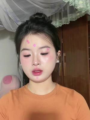 Pobierz wideo TikTok od @_inhlnhil._