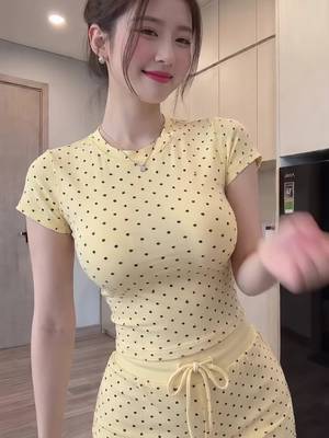 Descarcă video TikTok de la @thien.kim_2k2