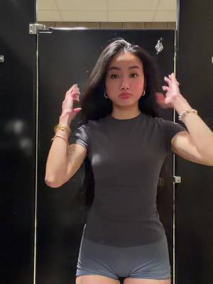 Pobierz wideo TikTok od @jasminengx