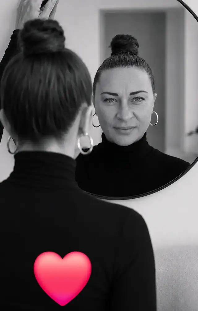 Scarica video TikTok di @foxwithblueeyes2