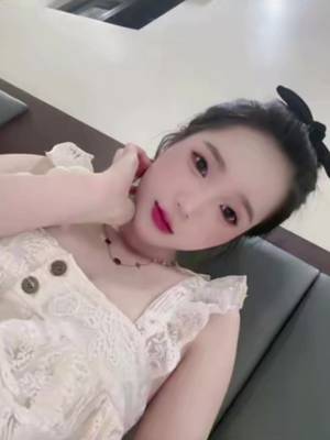 Descarcă video TikTok de la @tramycute145