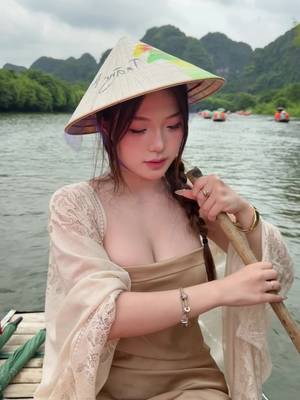 Baixar vídeo TikTok de @lanhxinhyeu06