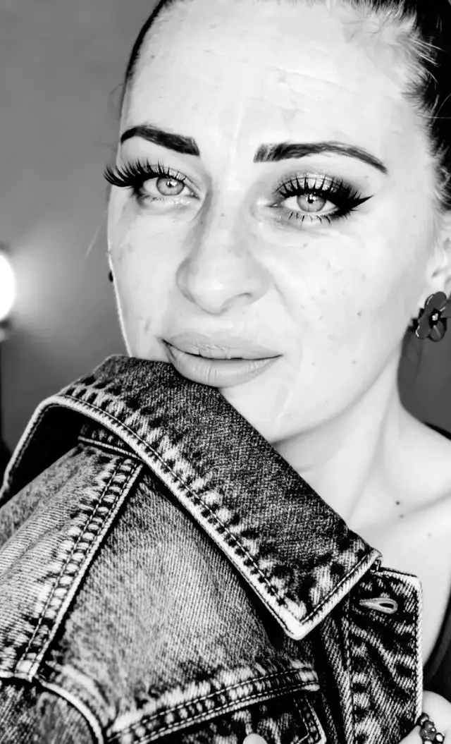 TikTok-Video von @foxwithblueeyes2 herunterladen