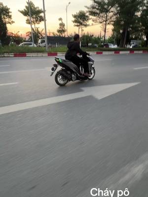 Scarica video TikTok di @usehhdvbj