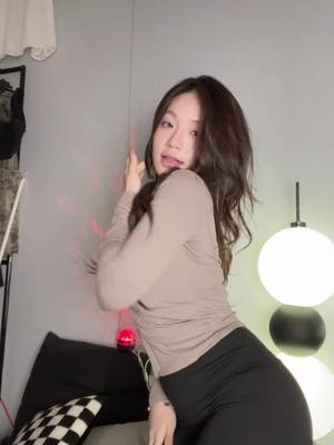 Unduh video TikTok dari @lanhxinhyeu06